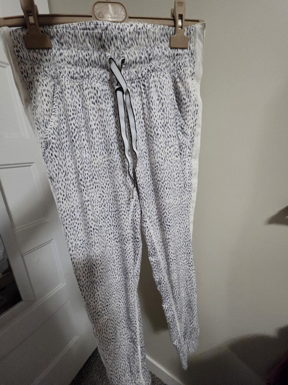 Lululemon Joggers White Black Speckle Size 6